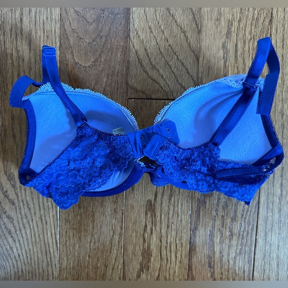 Victoria’s Secret Dream Angels Plunge Bra - Picture 2 of 3